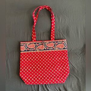 NWOT Vera Bradley Quilted Tote – Red & Navy Paisley Floral
